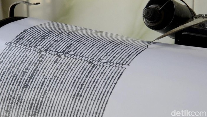 “Gempa Masih Terjadi di Sumedang, Terbaru M 2,7” selengkapnya
